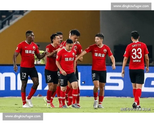 足球比赛中挑边规则与策略解析 影响比赛胜负的关键因素